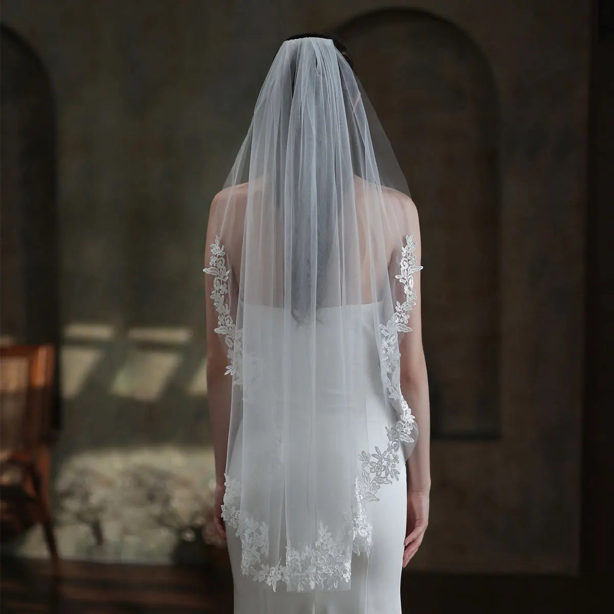Lace Fingertip Bridal Veil